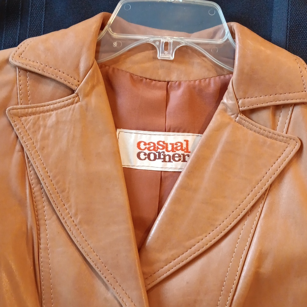 Vintage Leather jacket - Picture 2 of 9
